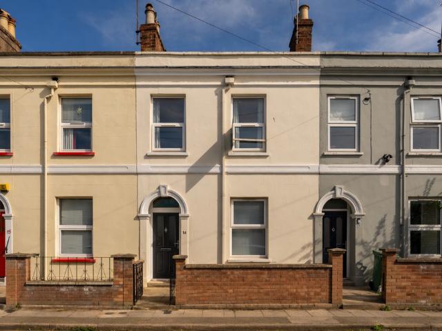 4 bedroom terraced house for sale