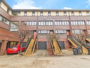 4 bedroom terraced house for sale