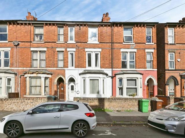4 bedroom terraced house for sale
