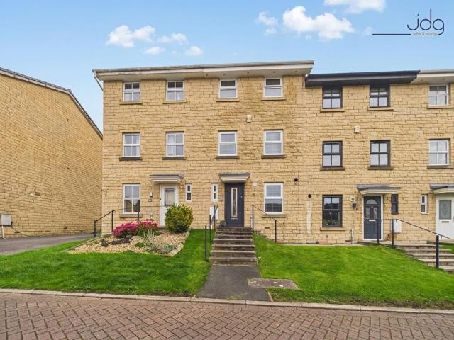 4 bedroom terraced house for sale