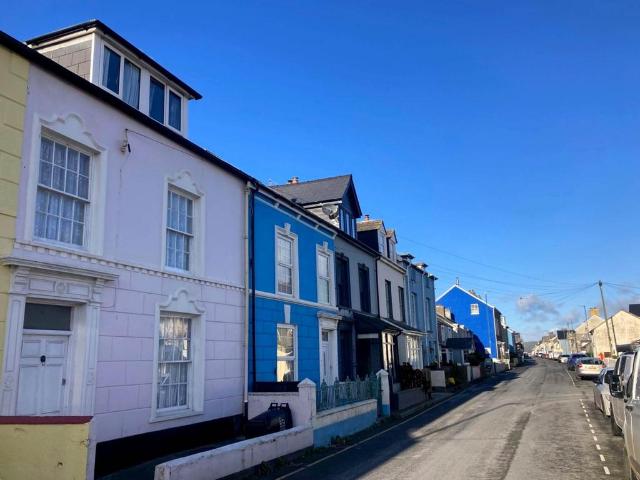 4 bedroom terraced house for sale