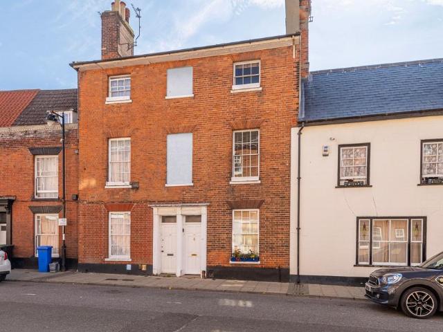 4 bedroom terraced house for sale