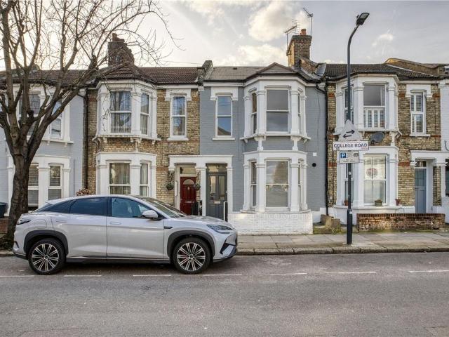 4 bedroom terraced house for sale