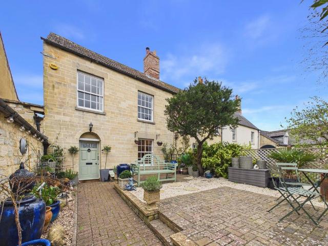 4 bedroom terraced house for sale