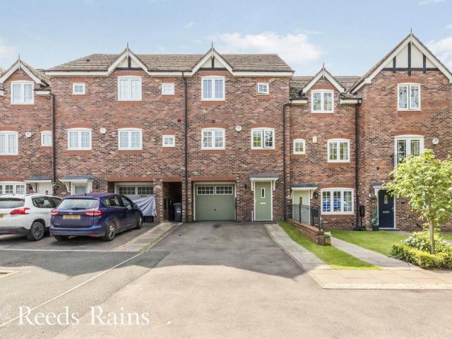 4 bedroom terraced house for sale