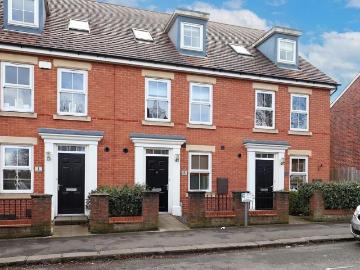 4 bedroom terraced house for sale