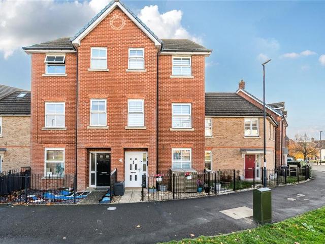 4 bedroom terraced house for sale