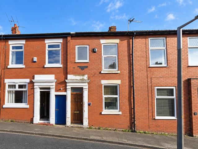 4 bedroom terraced house for sale