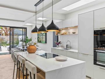 4 bedroom terraced house for sale
