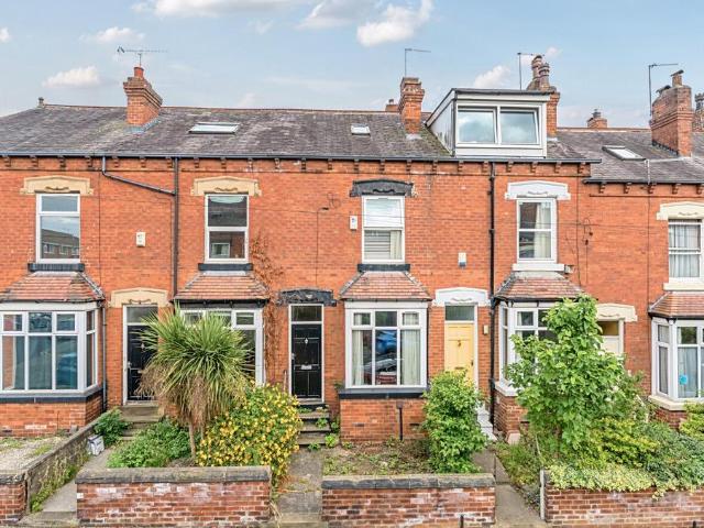 4 bedroom terraced house for sale