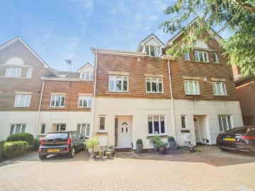 4 bedroom terraced house for sale