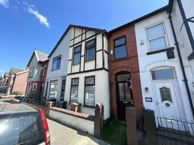 4 bedroom terraced house for sale