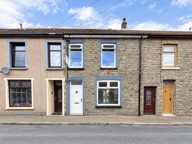 4 bedroom terraced house for sale