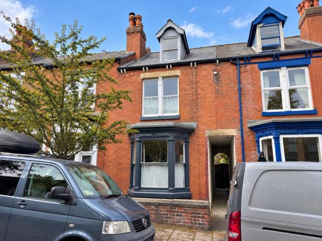 4 bedroom terraced house for sale