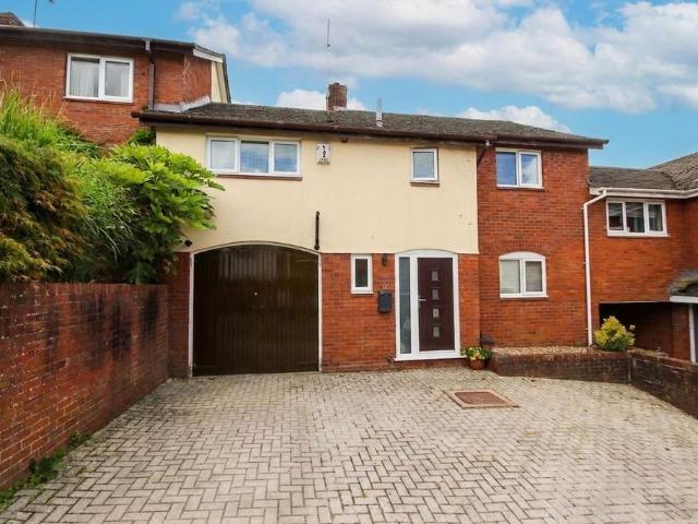 4 bedroom terraced house for sale