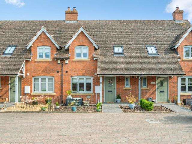 4 bedroom terraced house for sale