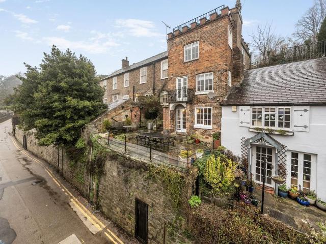 4 bedroom terraced house for sale
