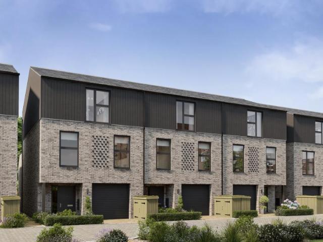 4 bedroom terraced house for sale