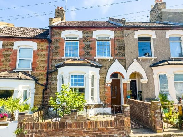 4 bedroom terraced house for sale