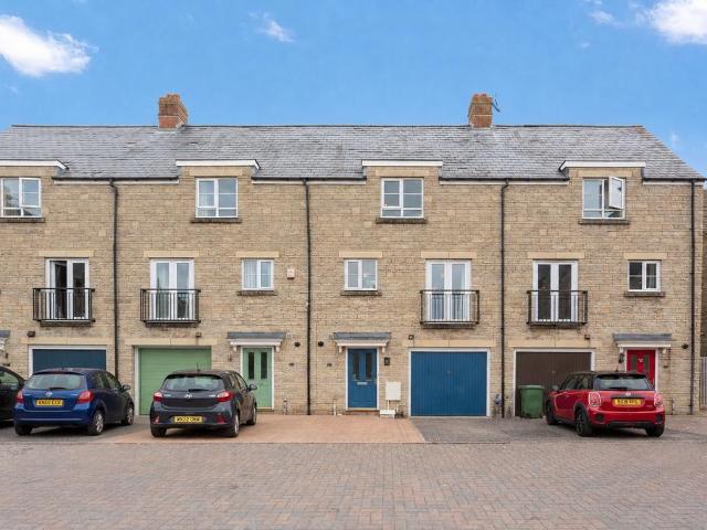 4 bedroom terraced house for sale