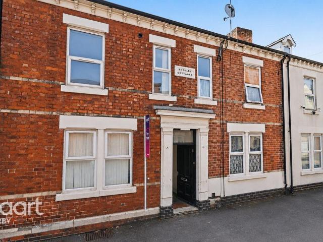 4 bedroom terraced house for sale