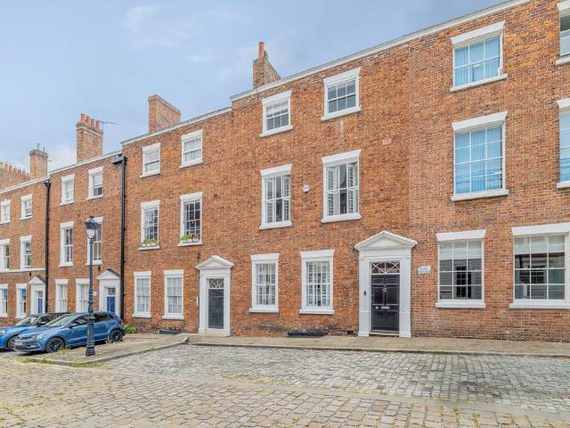 4 bedroom terraced house for sale