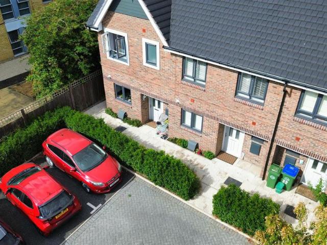 4 bedroom terraced house for sale