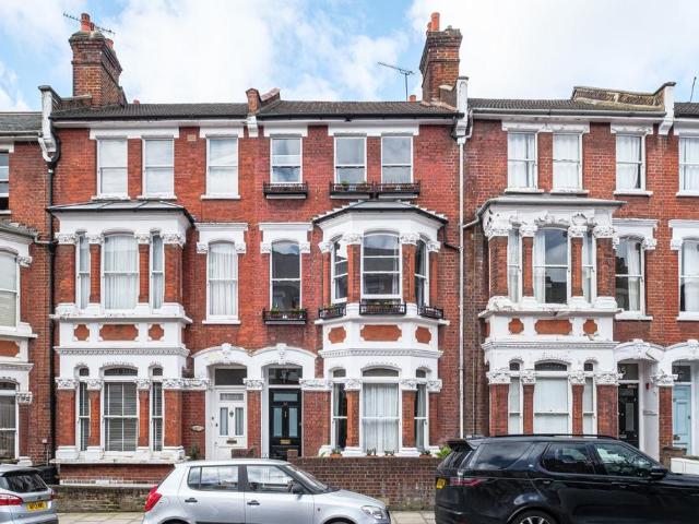 4 bedroom terraced house for sale