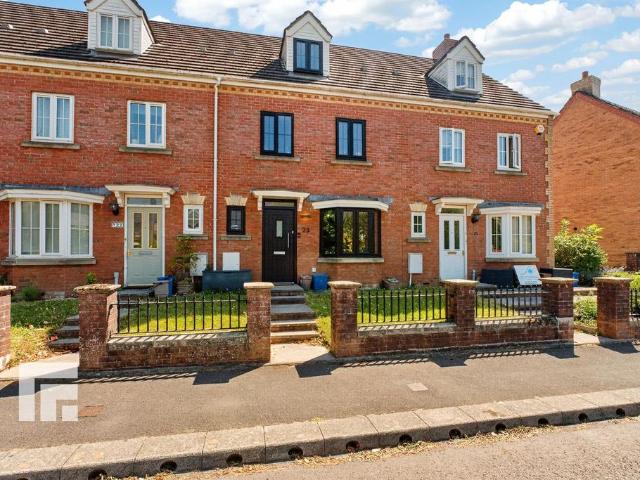 4 bedroom terraced house for sale