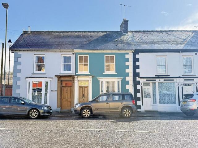 4 bedroom terraced house for sale