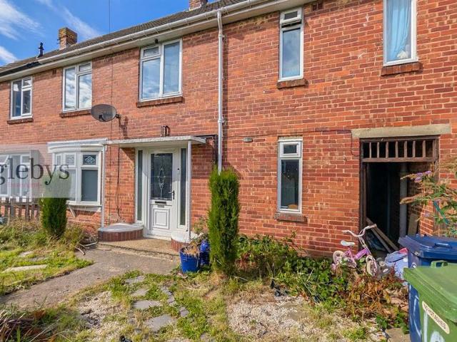 4 bedroom terraced house for sale