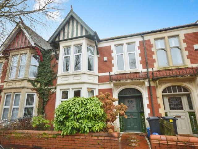 4 bedroom terraced house for sale