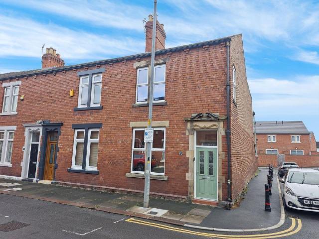 4 bedroom terraced house for sale