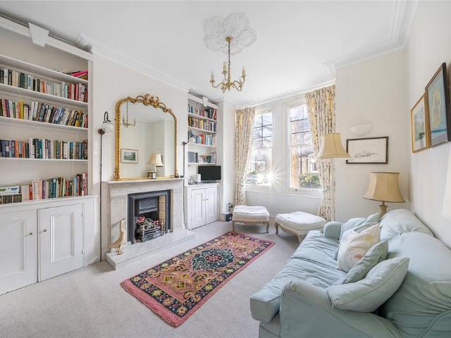 4 bedroom terraced house for sale