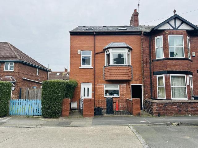 4 bedroom terraced house for sale