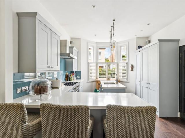 4 bedroom terraced house for sale