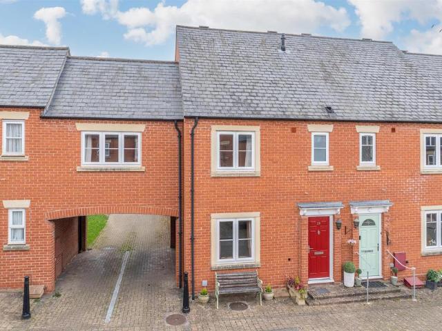 4 bedroom terraced house for sale