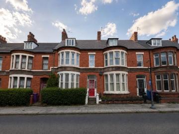 6 bedroom terraced house for sale