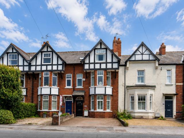 4 bedroom terraced house for sale