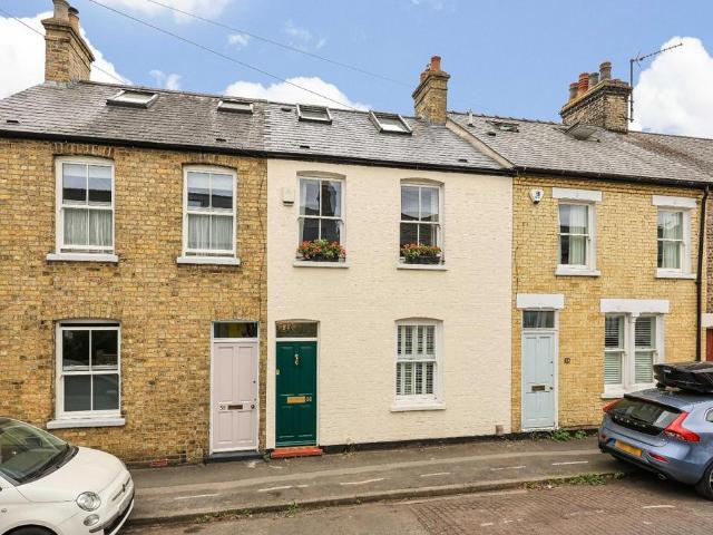 4 bedroom terraced house for sale