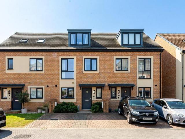 4 bedroom terraced house for sale