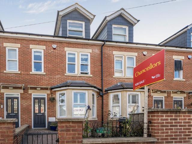 4 bedroom terraced house for sale