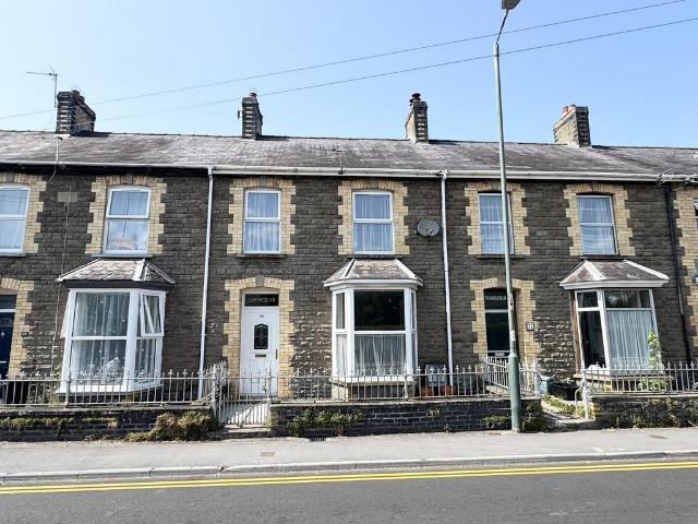4 bedroom terraced house for sale