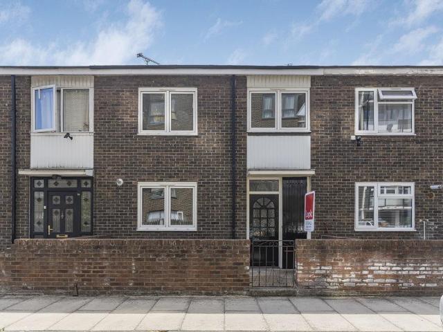 4 bedroom terraced house for sale