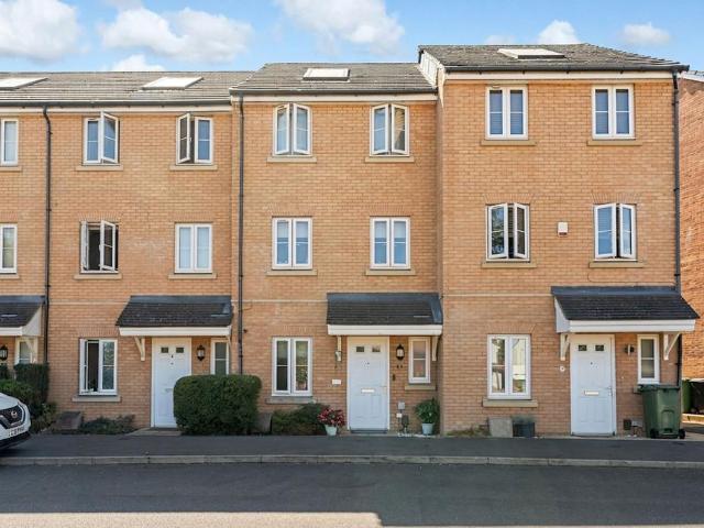 4 bedroom terraced house for sale