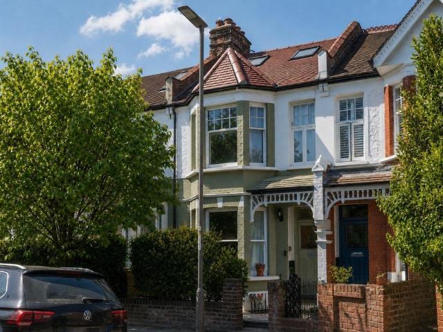 4 bedroom terraced house for sale