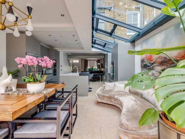 4 bedroom terraced house for sale