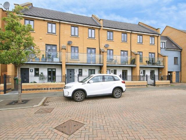 4 bedroom terraced house for sale
