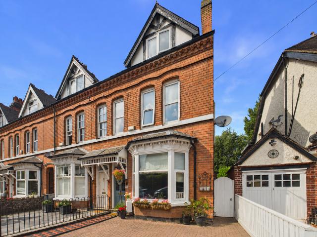 4 bedroom terraced house for sale