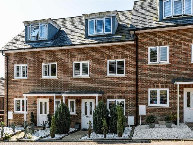 4 bedroom terraced house for sale